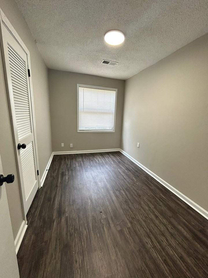 3311 Baskin St - Photo 5 of 8