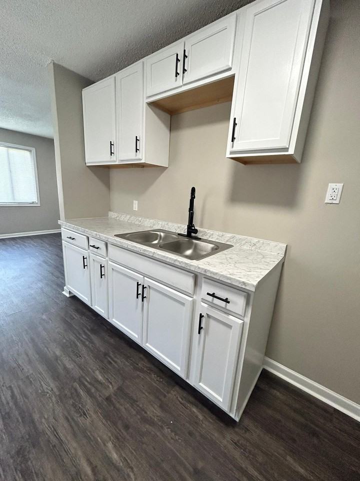 3311 Baskin St - Photo 7 of 8