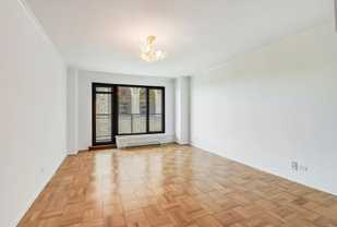 200 Central Park S #14B - Photo 1 of 1