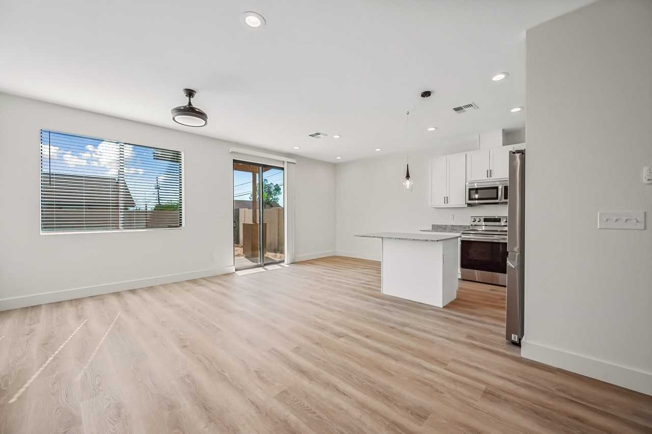 5505 W Palmaire Ave #3 - Photo 5 of 30