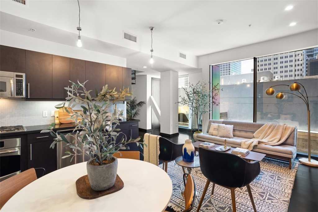 655 S Hope St - Photo 2 of 12