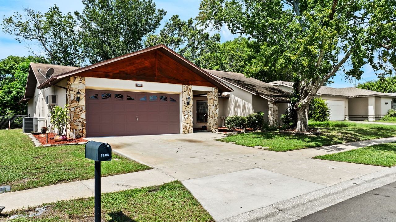 8829 Bermuda Ln - Photo 2 of 42