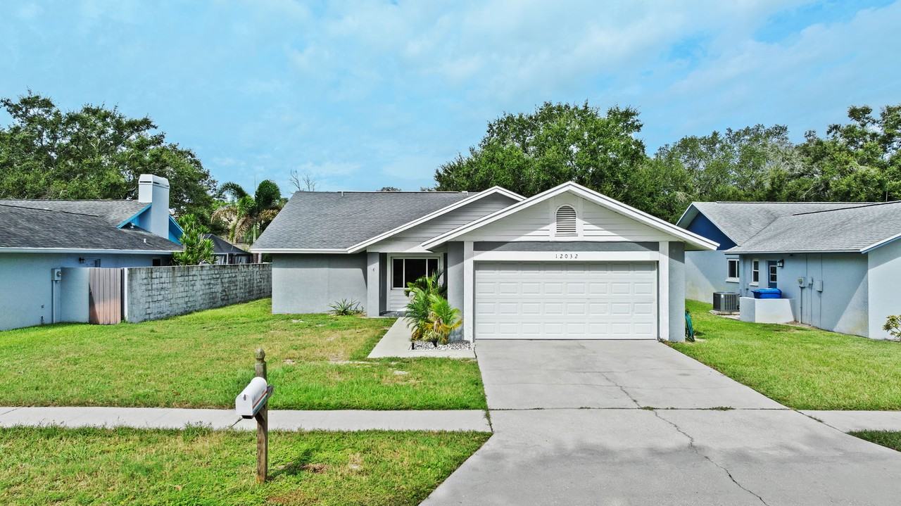 12032 Anchor Way - Photo 2 of 41