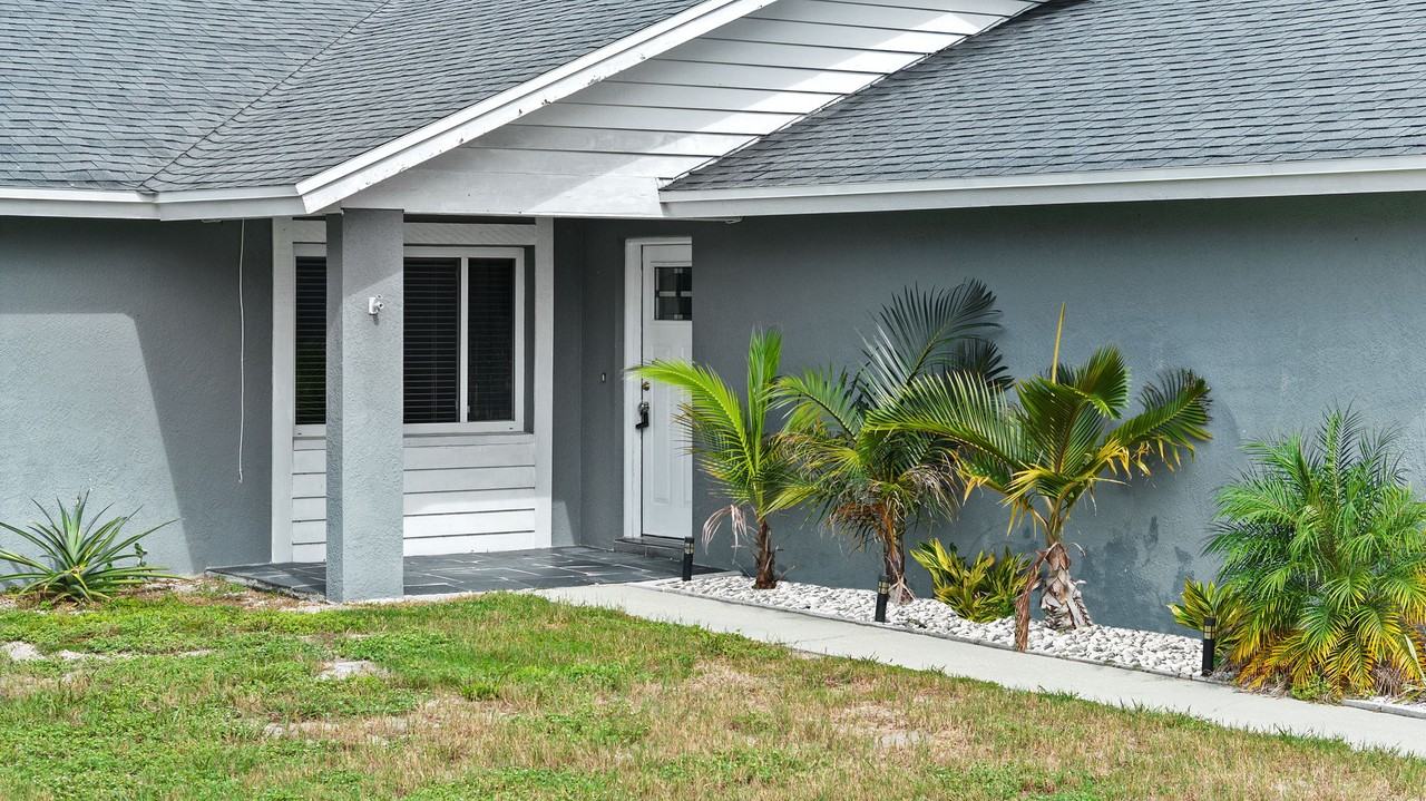 12032 Anchor Way - Photo 3 of 41