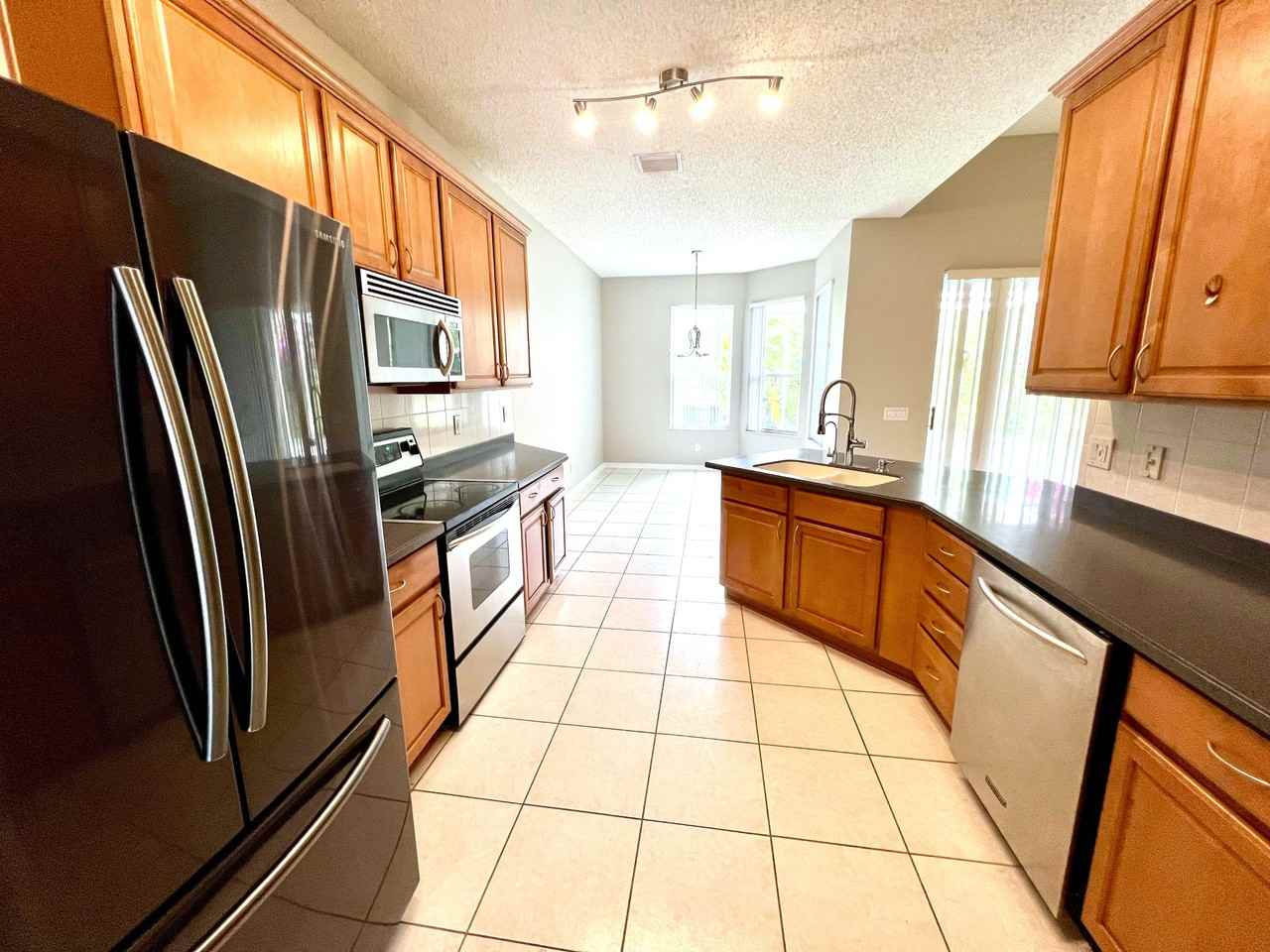 4712 Mapletree Loop - Photo 2 of 24