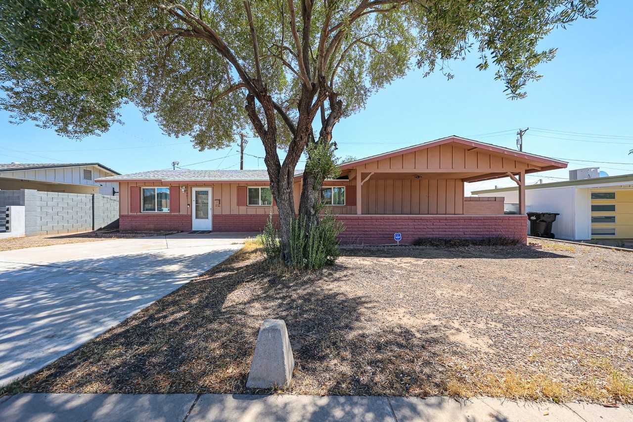 7901 Kimsey Lane - Photo 2 of 36