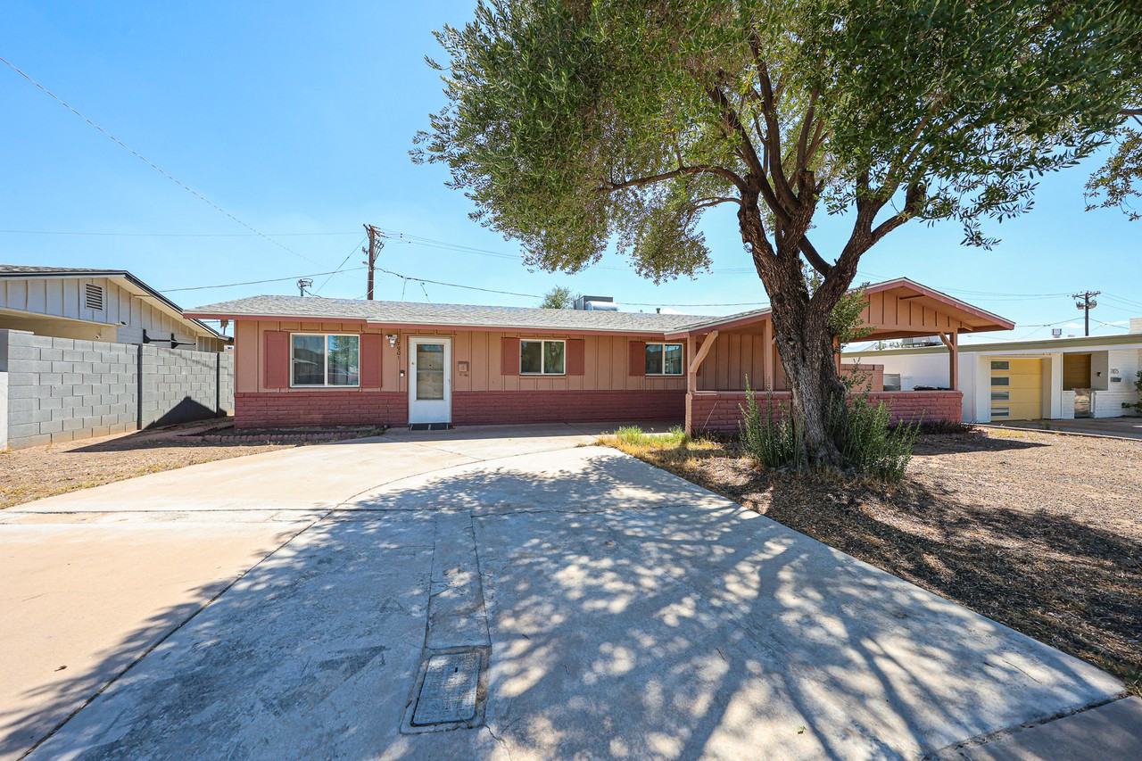 7901 Kimsey Lane - Photo 3 of 36