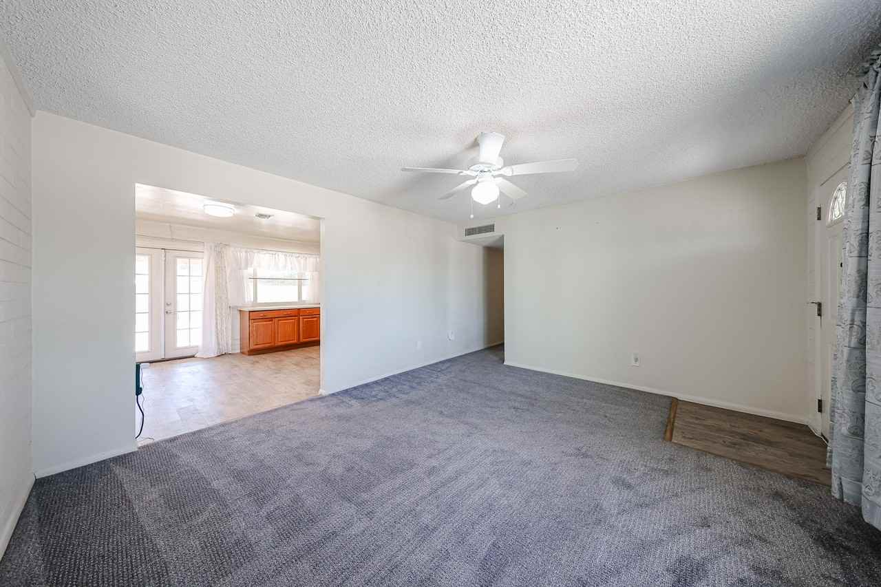 7901 Kimsey Lane - Photo 6 of 36