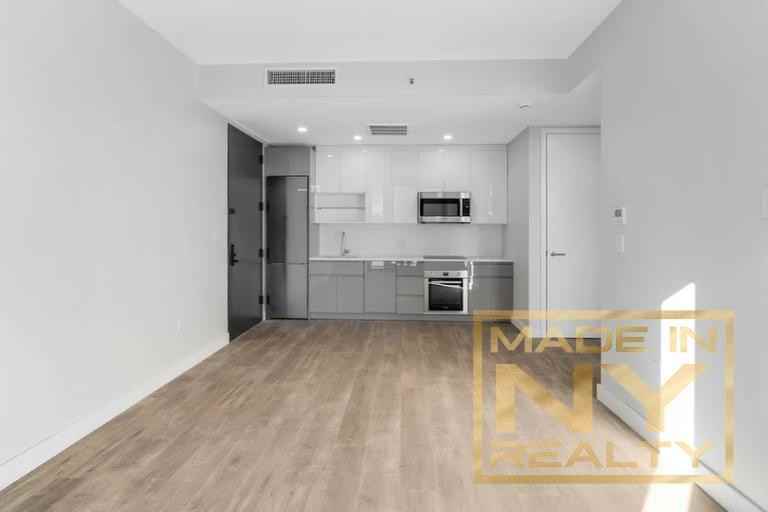 52nd St #7C - Photo 3 of 20