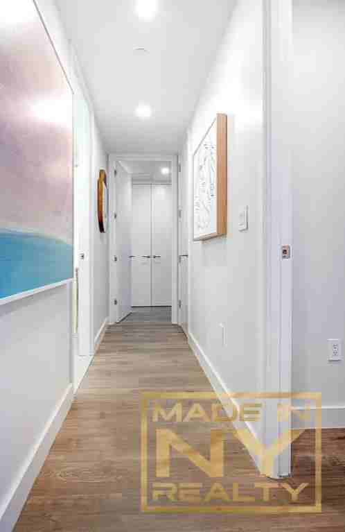 52nd St #2A - Photo 5 of 20