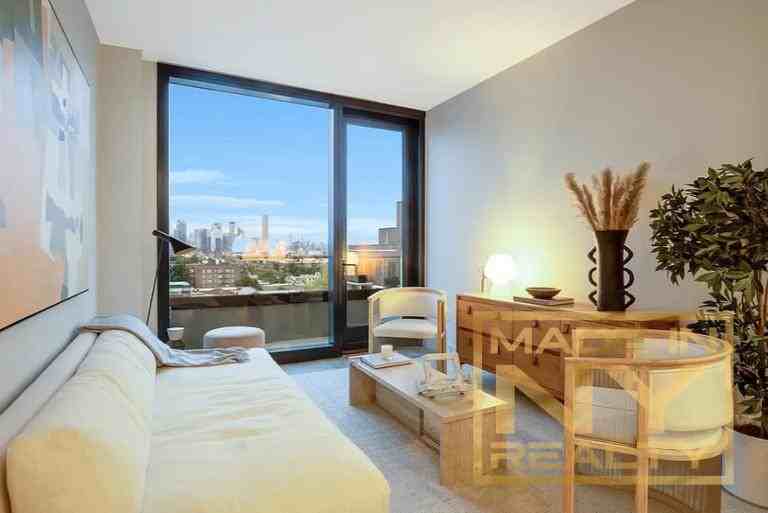 52nd St #5A - Photo 2 of 20