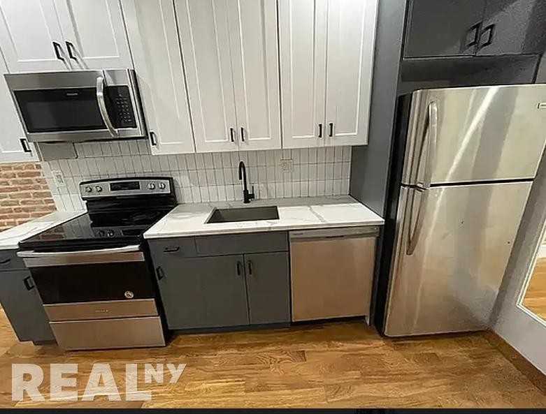 Quincy St #2E - Photo 3 of 12