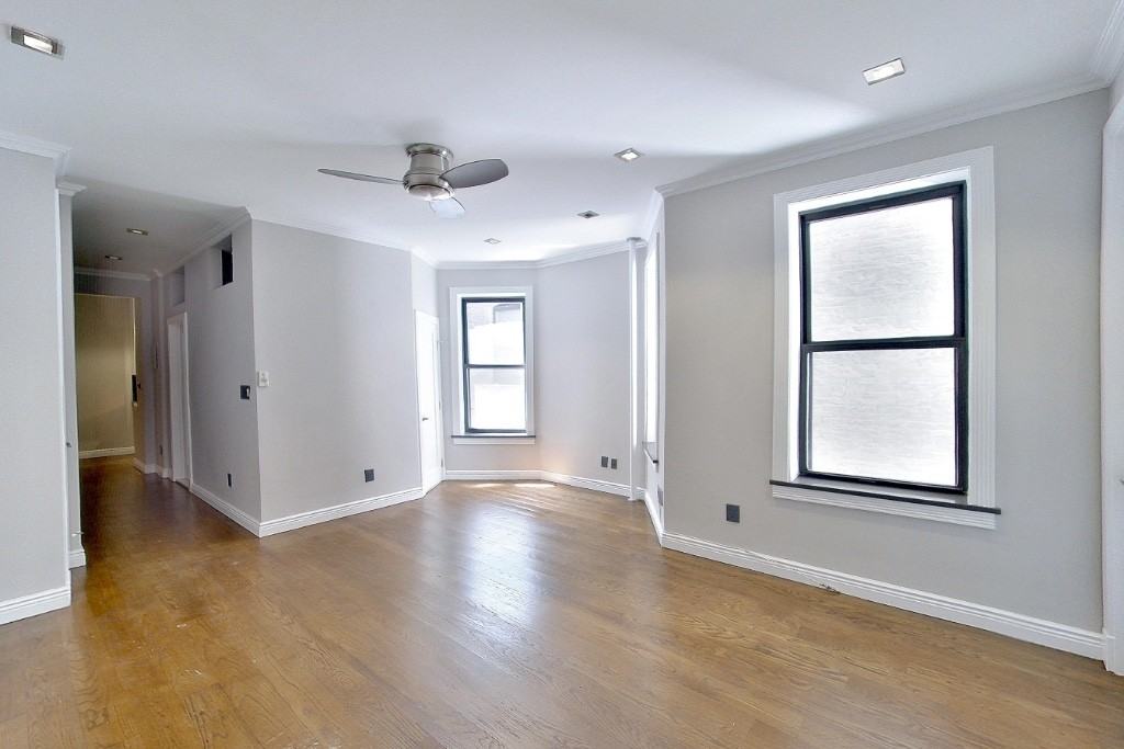 E 18th St #C2 - Photo 3 of 8