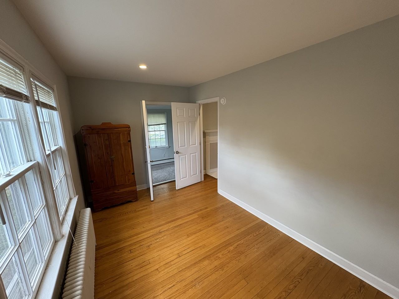 70 Lawrence Avenue - Photo 3 of 7