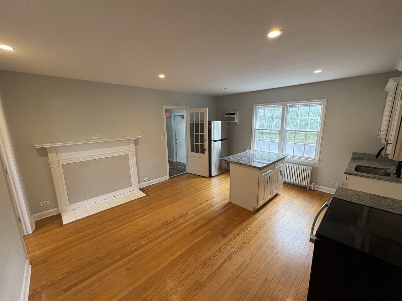 70 Lawrence Avenue - Photo 2 of 7