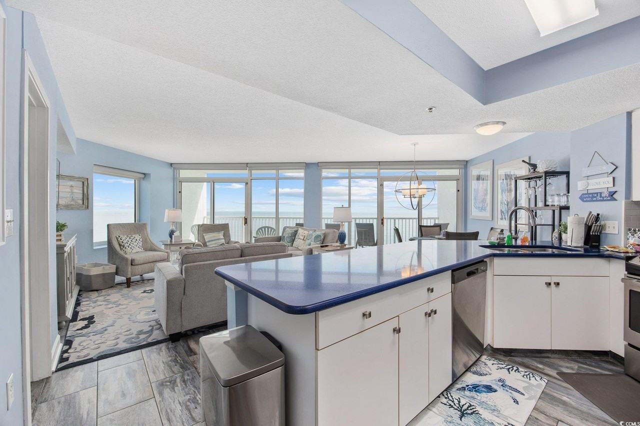 161 Seawatch Dr - Photo 5 of 33