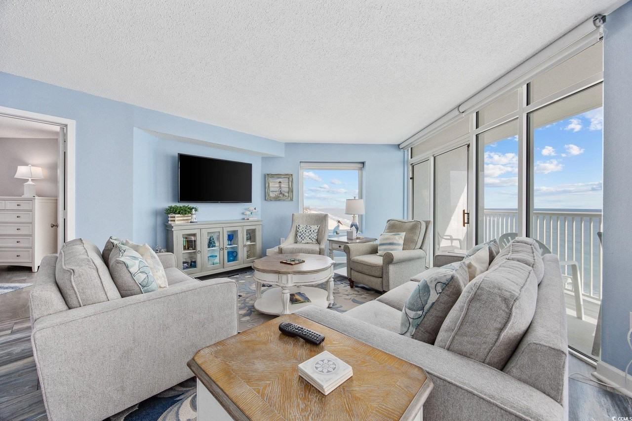 161 Seawatch Dr - Photo 7 of 33