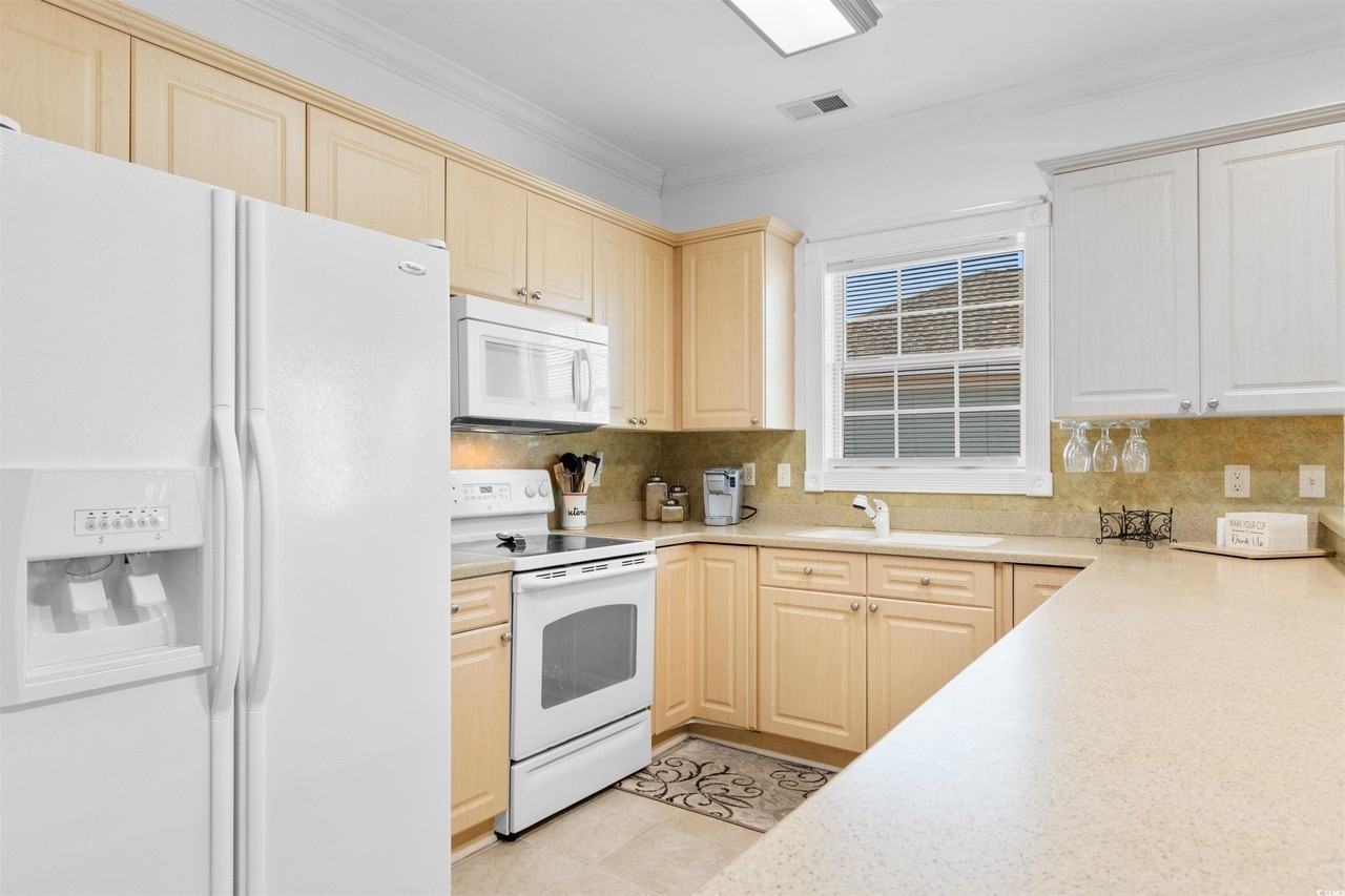 4891 Luster Leaf Circle - Photo 3 of 36