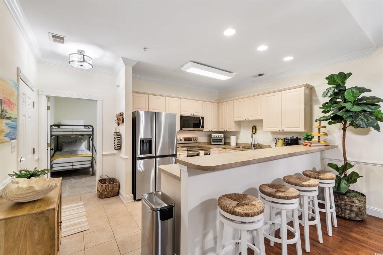 4843 Luster Leaf Circle - Photo 2 of 33