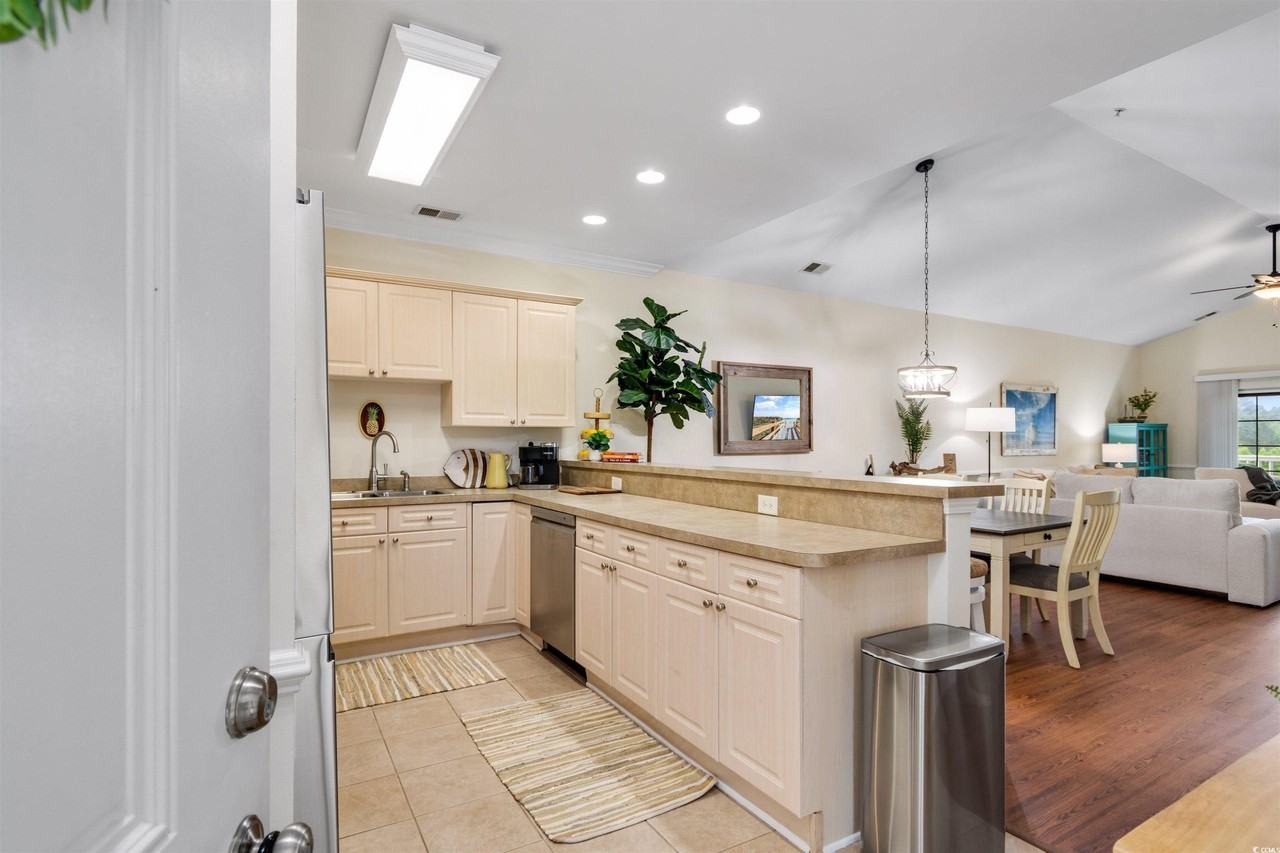 4843 Luster Leaf Circle - Photo 6 of 33