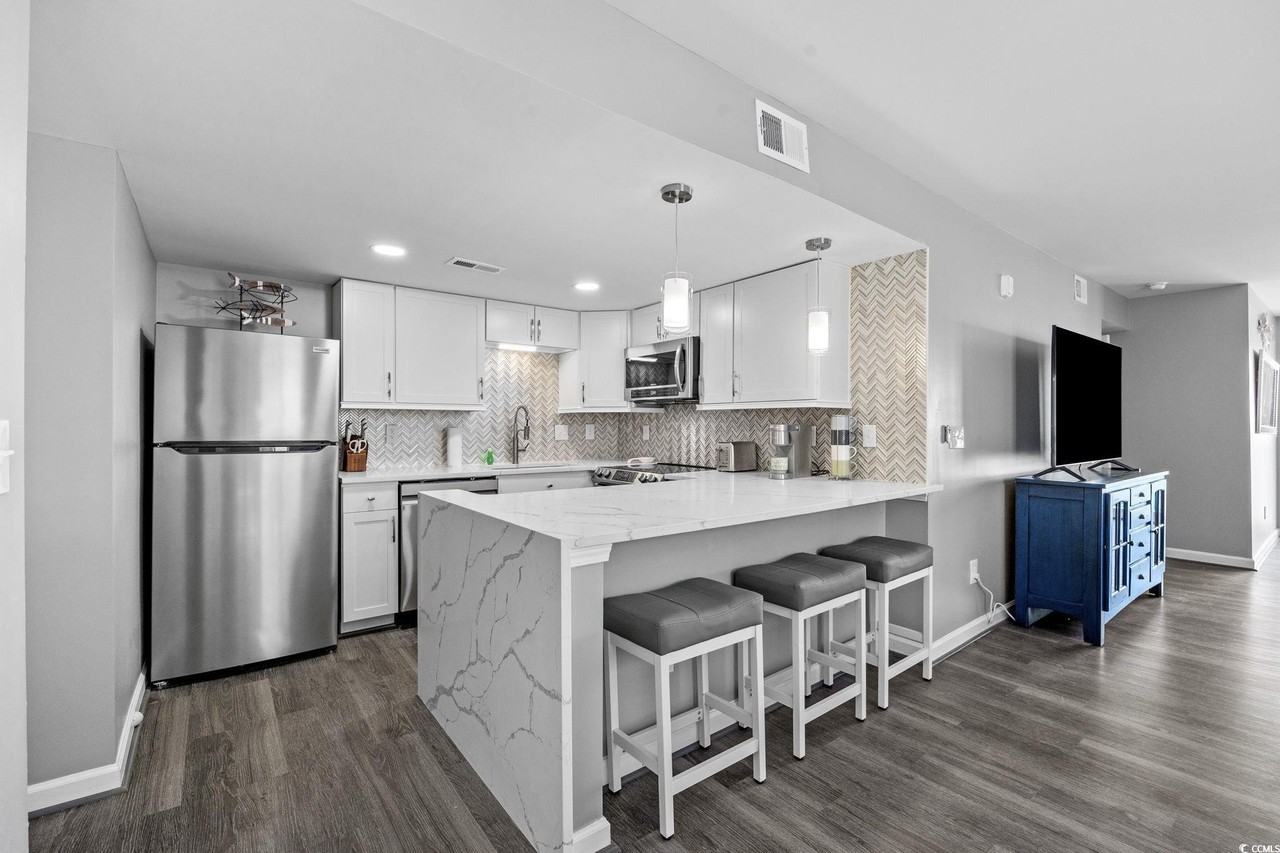 941 South Ocean Boulevard - Photo 2 of 38