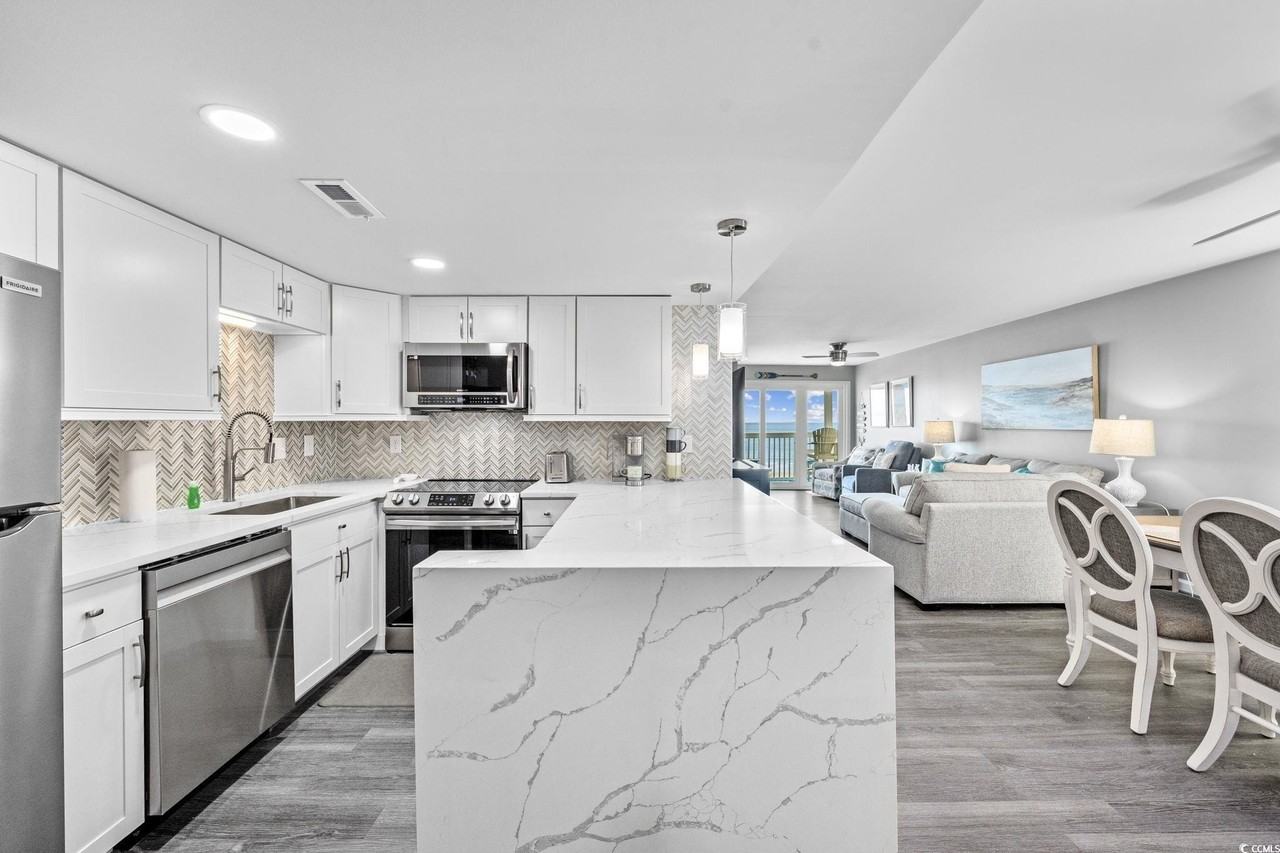 941 South Ocean Boulevard - Photo 3 of 38