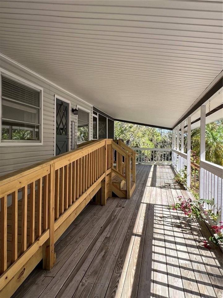 50 Palm Drive - Photo 2 of 24