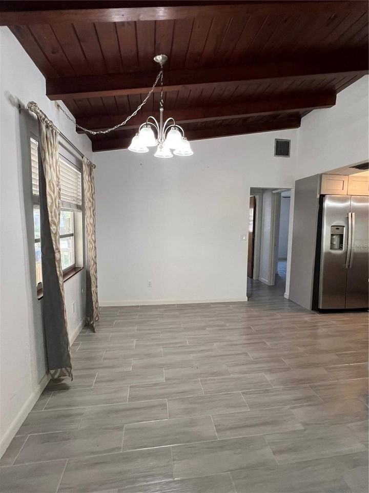 50 Palm Drive - Photo 7 of 24