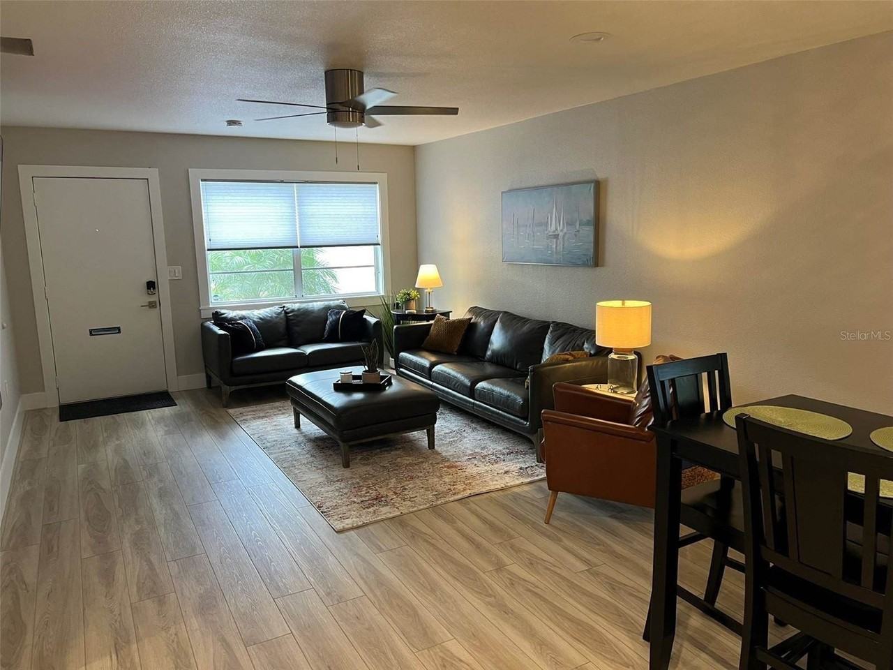 302 19th St E - Photo 5 of 25