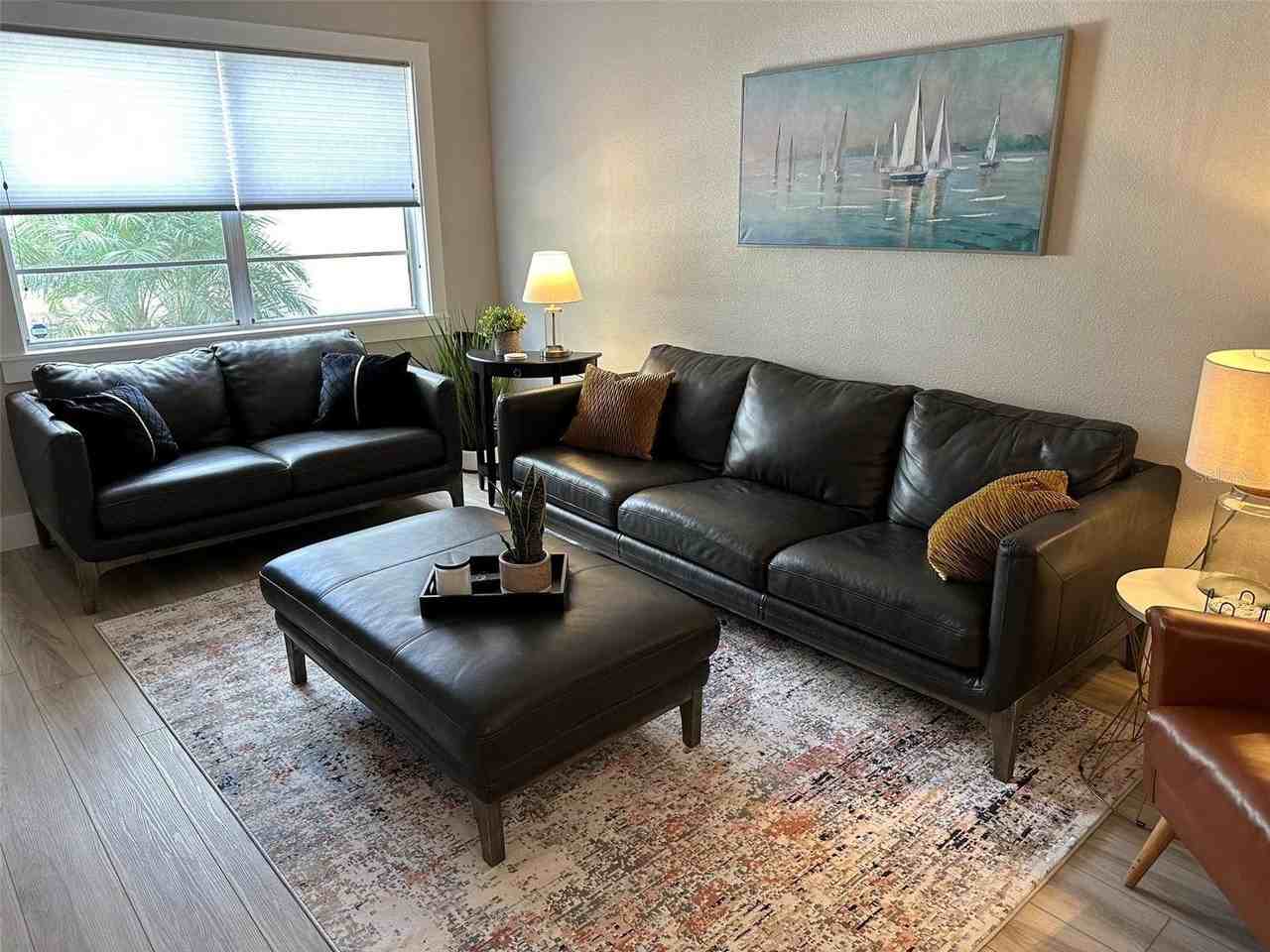 302 19th St E - Photo 6 of 25