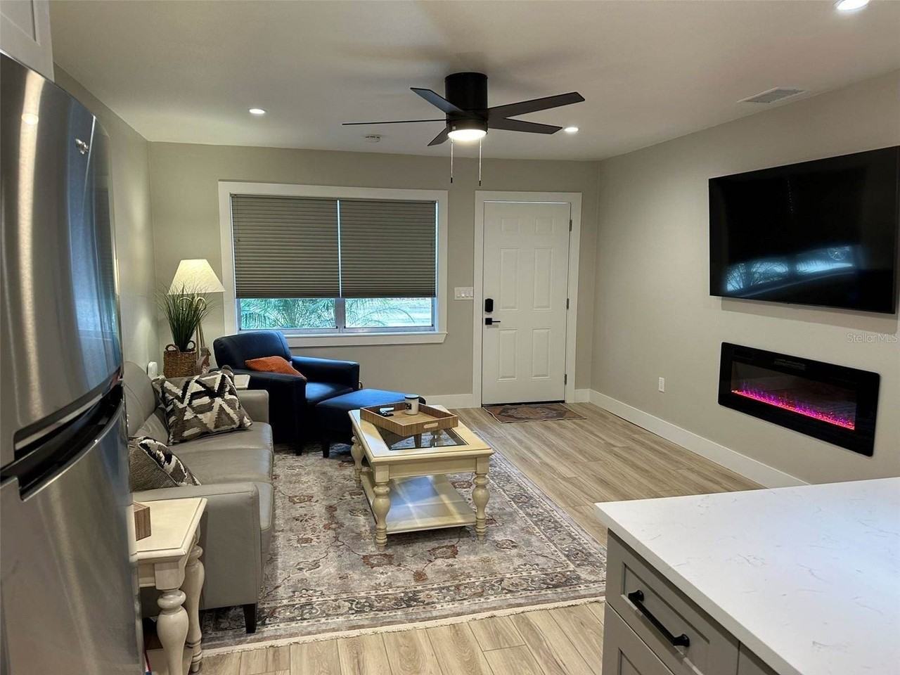 306 19th St E - Photo 5 of 16