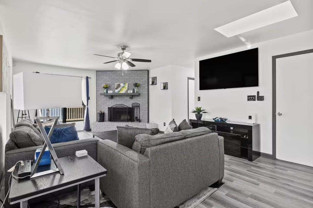 2421 Wintergreen Rd - Photo 2 of 29