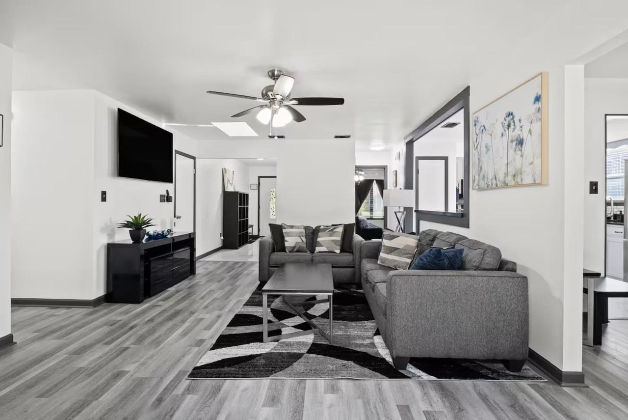 2421 Wintergreen Rd - Photo 3 of 29