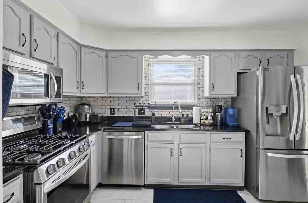 2421 Wintergreen Rd - Photo 7 of 29