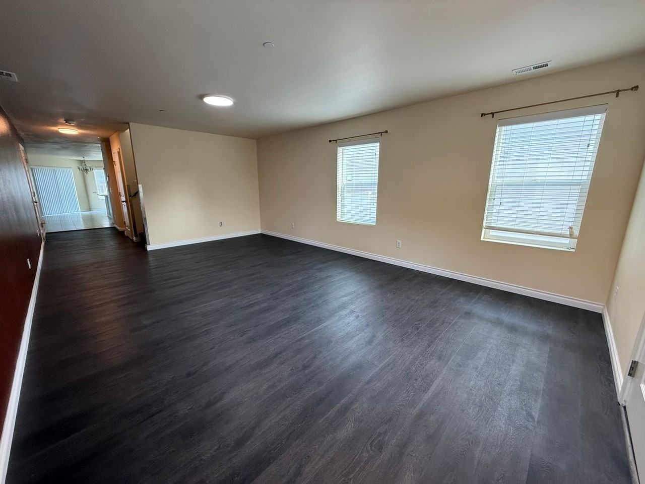 1154 Swan Loop - Photo 2 of 34