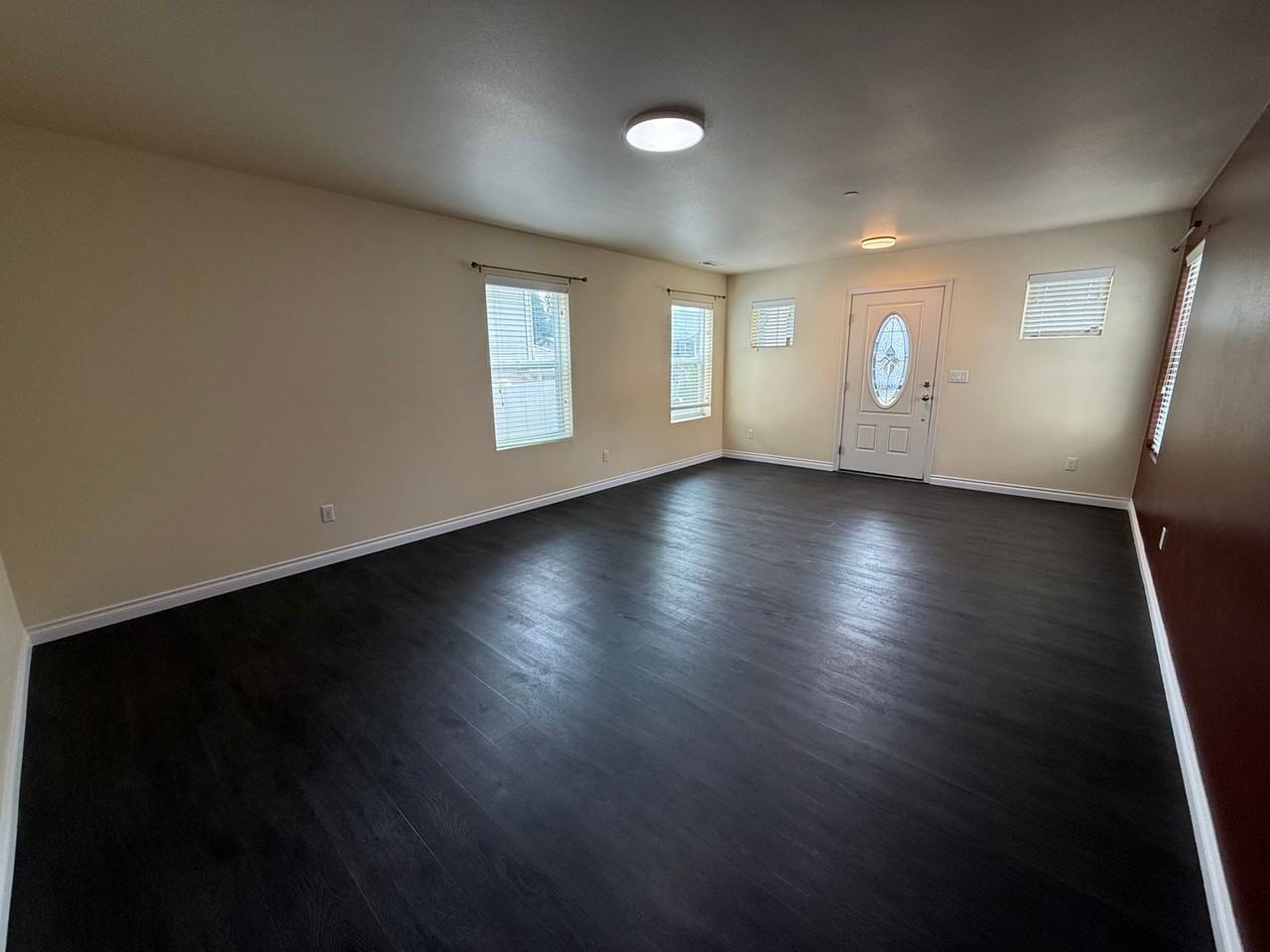 1154 Swan Loop - Photo 3 of 34