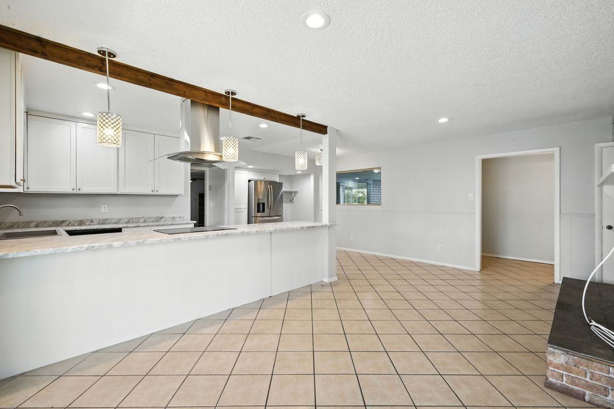 9674 Stonehaven Dr - Photo 2 of 15