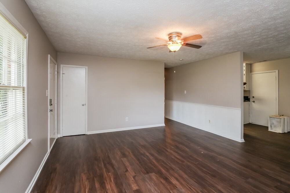 925 Virginia Ct Se - Photo 3 of 16