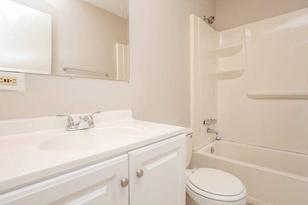 925 Virginia Ct Se - Photo 7 of 16