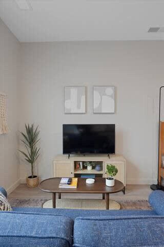 3922 Foster Street - Photo 2 of 33