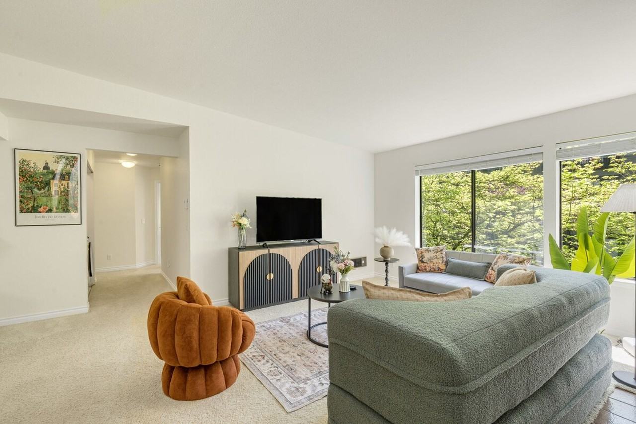 1264 Bellevue Way Ne #1225925P - Photo 4 of 41