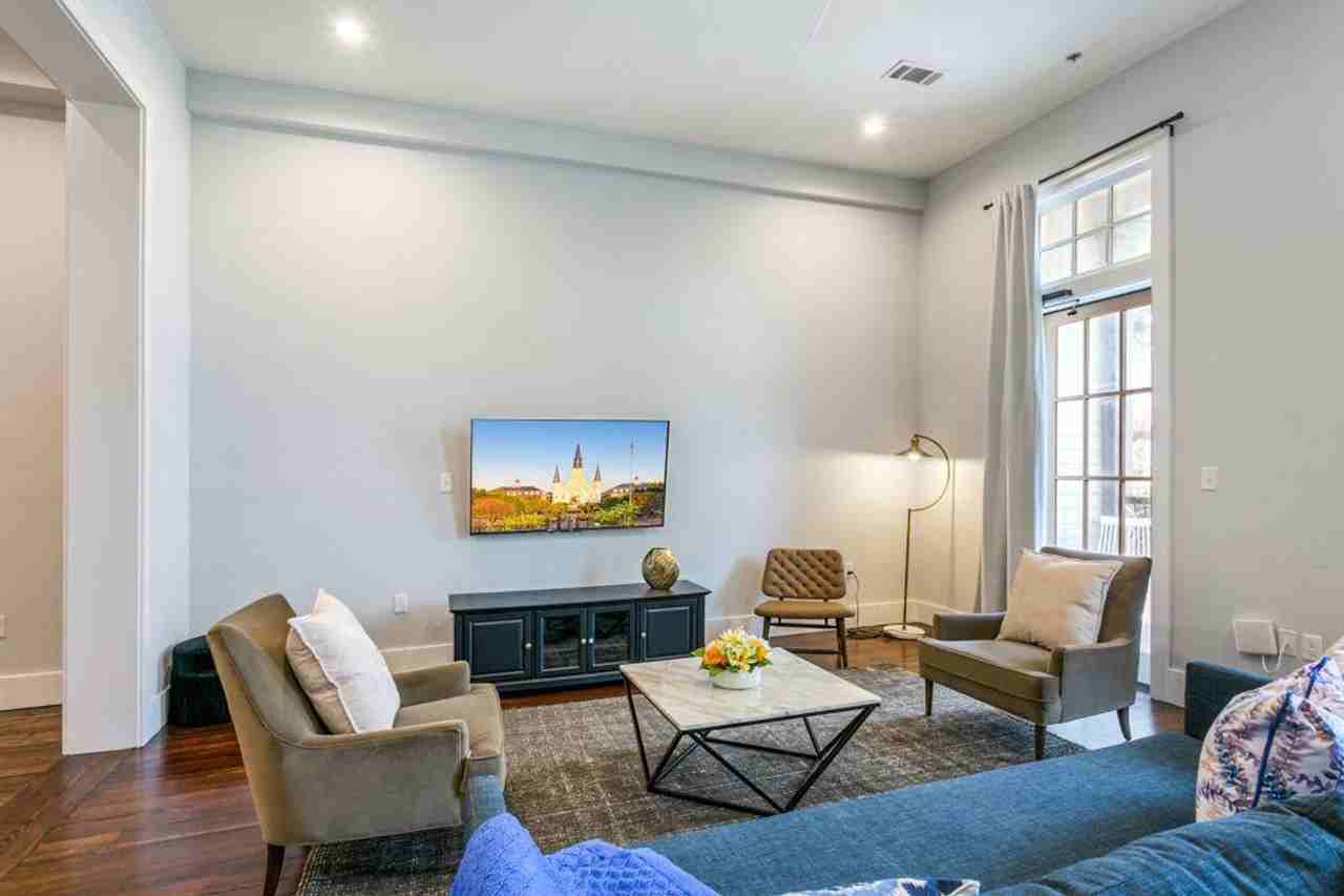 1430 Saint Charles Avenue - Photo 6 of 36