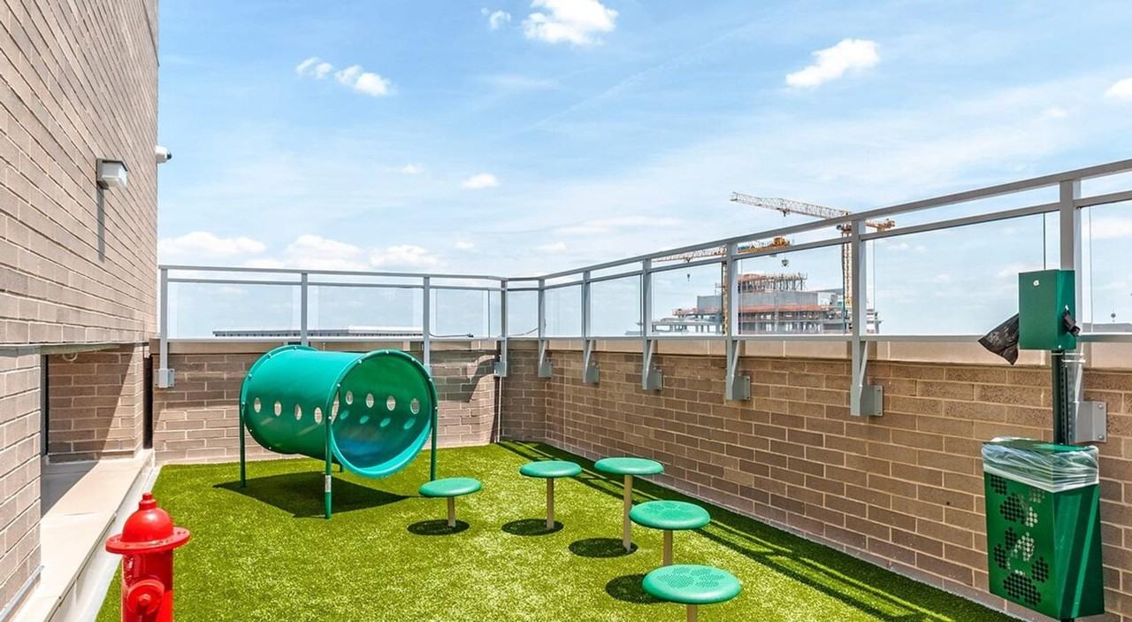 8001 Woodmont Ave #1271714P - Photo 6 of 38