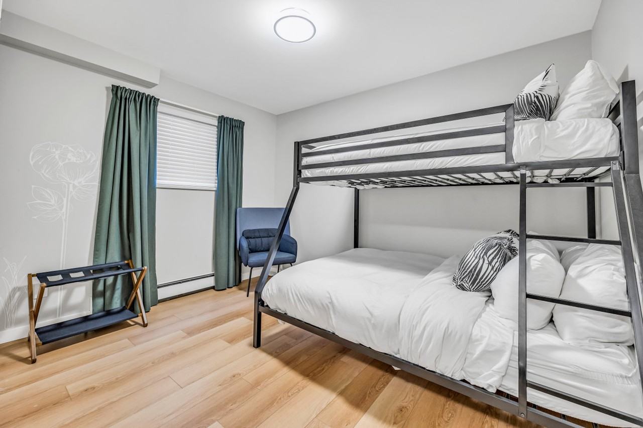 3373 East 44th Ave #1273078P - Photo 3 of 18