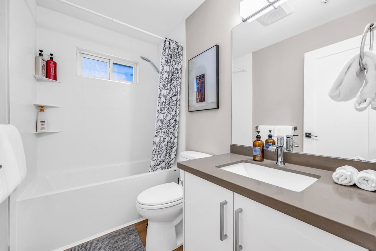 3373 East 44th Ave #1273078P - Photo 5 of 18