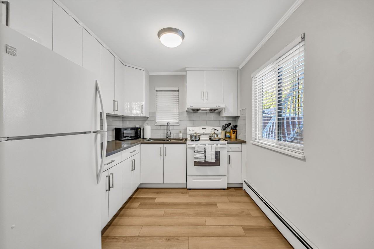 3373 East 44th Ave #1273078P - Photo 6 of 18