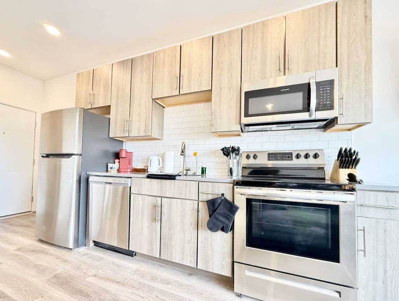 501 Perth Pl #1289471P - Photo 4 of 32