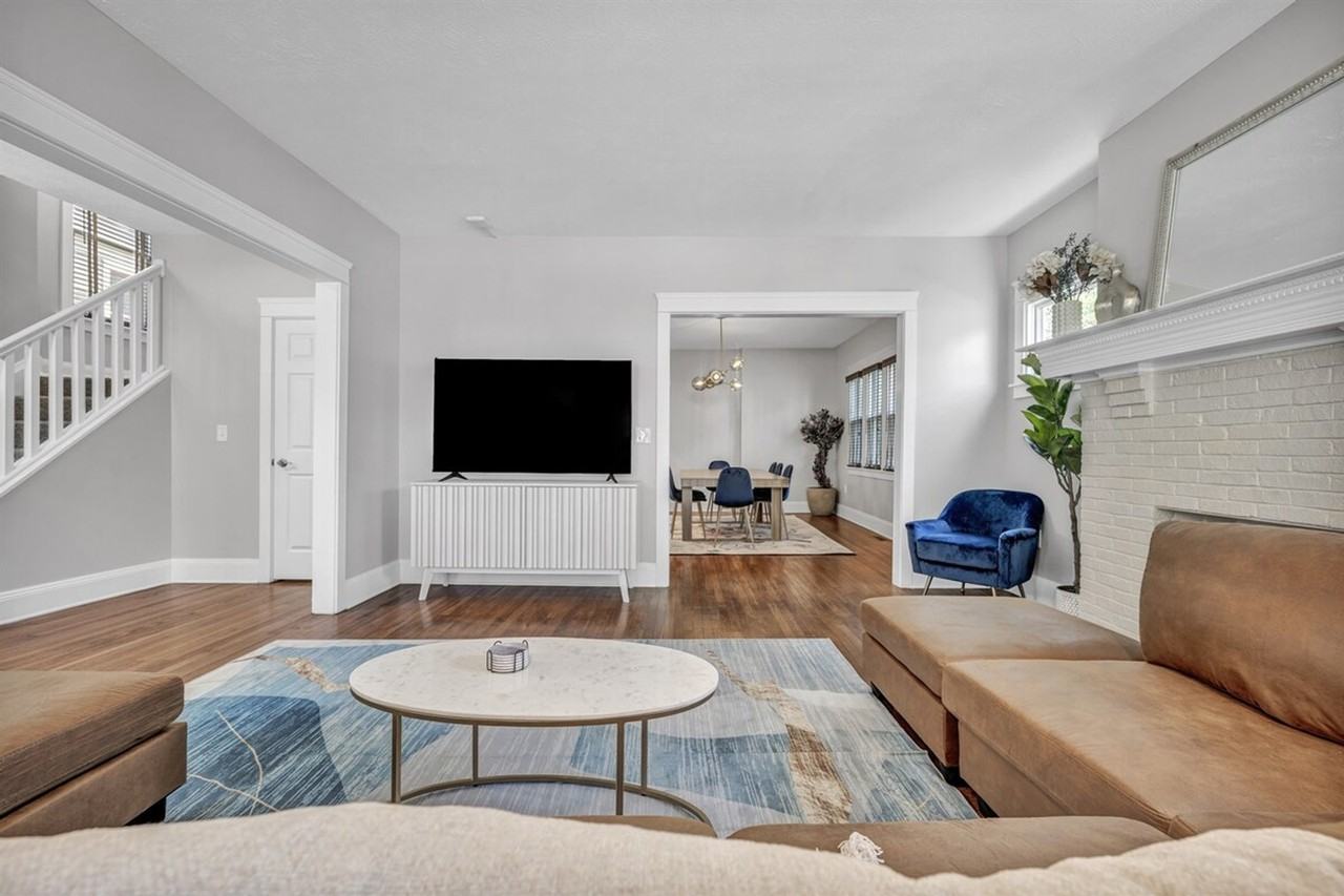 1501 East 105th Street - Photo 5 of 50