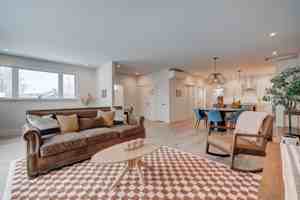 featured image of 605 E Bryant St