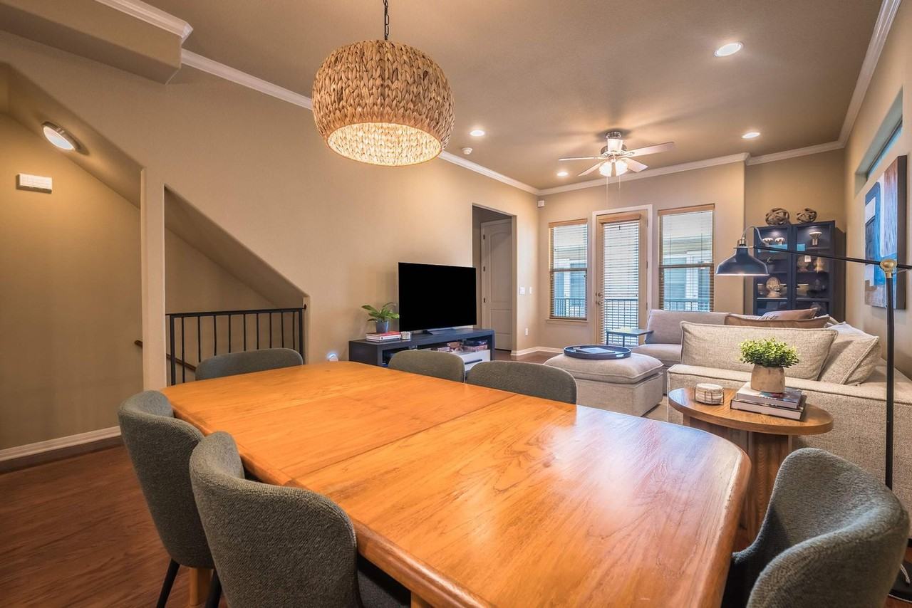 1115 Kinney Ave #1292406P - Photo 2 of 38